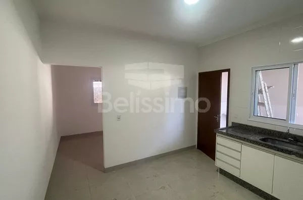 Casa para venda 3 quarto(s) sendo 1 suíte, sala ampla, linda cozinha, banheiro social, lavanderia coberta, área de churrasco, fogão a lenha e piscina.