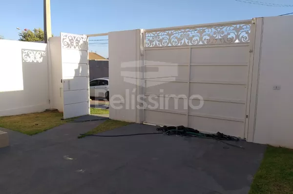 Casa para venda 2 quarto(s) sendo 1 suíte, sala, cozinha  banheiro social, lavanderia coberta e garagem para 1 carro.