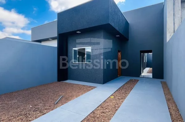 Linda casa no bairro Nova Três Lagoas, casa bem localizada. Casa contendo, 3 (Três) Quartos, sendo 1 (Uma) suíte, 2 (Dois) Banheiros, Sala de TV, Cozinha, Lavanderia coberta e garagem para dois carros. 