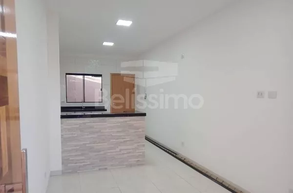 Lindo Sobrado com excelente localização 10 minutos do centro. Sobrado com 2 quartos, sendo 1 suíte, 01(uma) sala de TV, 01 (uma) cozinha, 01 (uma) área de serviço e 02 (dois) banheiros e com garagem para 2 carros.  Espaço para ampliação área gourmet .  Co