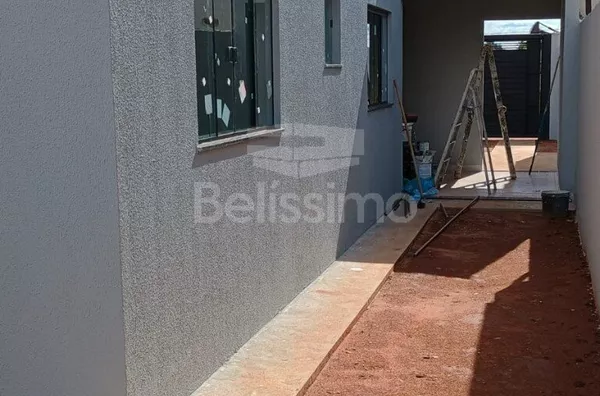 Casa localizada no bairro Setsul, Com acabamento de qualidade, contendo os seguintes cômodos: 02(dois) quartos, 01 banheiro, 01 (uma) cozinha, 01 uma) sala TV. 1(uma) lavanderia coberta, garagem  para 2 carros. 