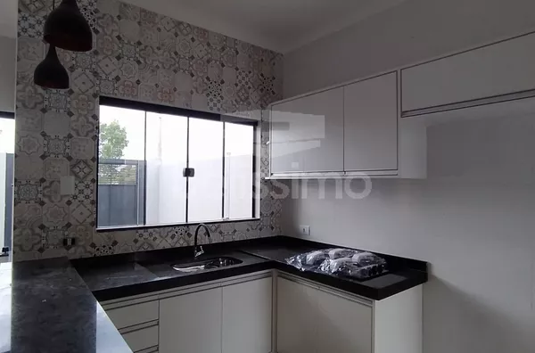 Casa para venda 2 quarto(s), sendo 1 suíte, sala, linda cozinha planejada, banheiro social, lavanderia coberta.