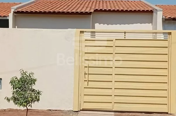 Casa localizada no bairro Jardim das acácias , com 2(dois) quarto(s), 1(Uma) sala, 1 (Uma) cozinha, 1(um) banheiros, 1(Uma) lavanderia e garagem para 1(Um) carro.