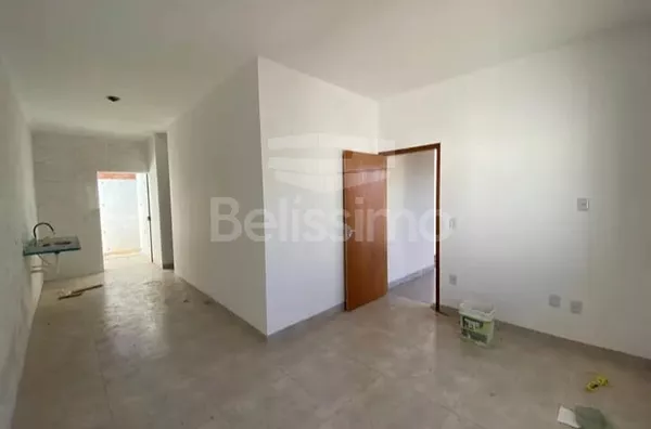 Casa com excelente localização 10 minutos do centro. Casa de 2 quartos, 01(uma) sala de TV, 01 (uma) cozinha, 01 (uma) área de serviço, 01 (um) banheiro e com garagem coberta. - Foto 7