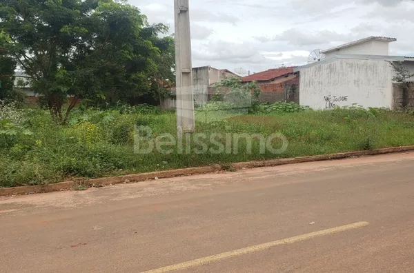 3 Terrenos com excelente localização, 12 minutos do centro, próximo ao Hospital Regional, próximo á CEI das Ácacias, escola, posto de saúde, padaria, supermercado.  Cada terreno medindo 225m², uma área de 675m².