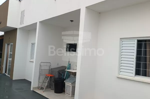 Linda casa no bairro Bela Vista da Lagoa, casa bem localizada. Casa contendo, 2 (Dois) Quartos, sendo 1 (Uma) suíte, 2 (Dois) Banheiros, Sala de TV, Cozinha, Lavanderia coberta e garagem para dois carros.