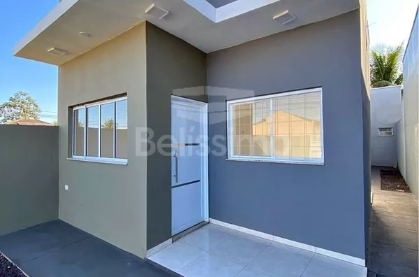 Casa á venda no bairro SetSul. Contendo 03(três) quartos, sendo uma suíte, 01(uma) sala de estar, 01(um) hall, 02(um) banheiro, 01(uma) cozinha com bancada de granito, 01(uma) lavanderia coberta, garagem para 3 carros   Área Construída: 72,95m²  Terreno: 