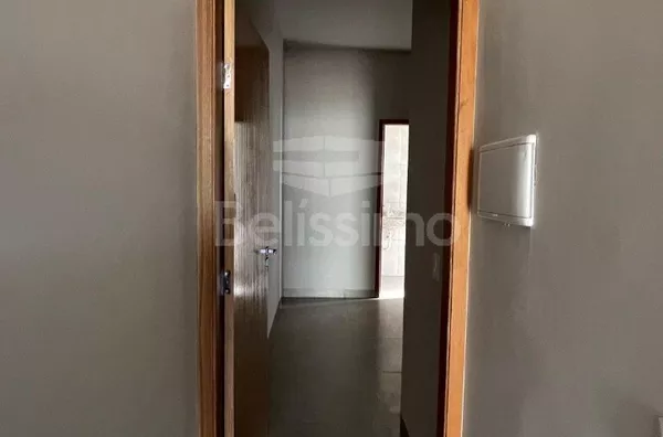 Casa bairro Bela Vista da Lagoa, bem localizada. Casa contendo, 2 (Dois) Quartos, sendo 1 (Uma) suíte, 2 (Dois) Banheiros, Sala de TV, Cozinha, Lavanderia e garagem para dois carros.