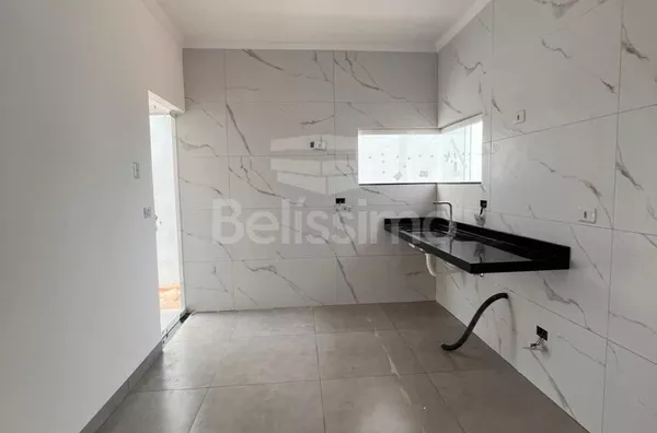 Casa para venda 3 quarto(s), sendo 1 suíte, sala, cozinha, banheiro social, lavanderia coberta e espaço na frente e fundo.