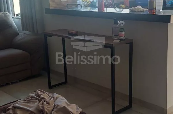 Casa á venda no Bairro Nova Três Lagoas! Contendo 03(três) quarto(s) sendo 1 suíte, 01(uma) sala de TV, 01(um)banheiro social, 01(uma) cozinha planejada, lavanderia coberta, garagem para 2 carros. Área Construída : 80,67m² Terreno: 162m²