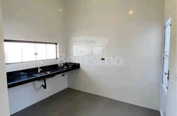 Linda casa no bairro Bela Vista da Lagoa, casa bem localizada. Casa contendo, 2 (Dois) Quartos, sendo 1 (Uma) suíte, 2 (Dois) Banheiros, Sala de TV, Cozinha, Lavanderia coberta e garagem para dois carros.