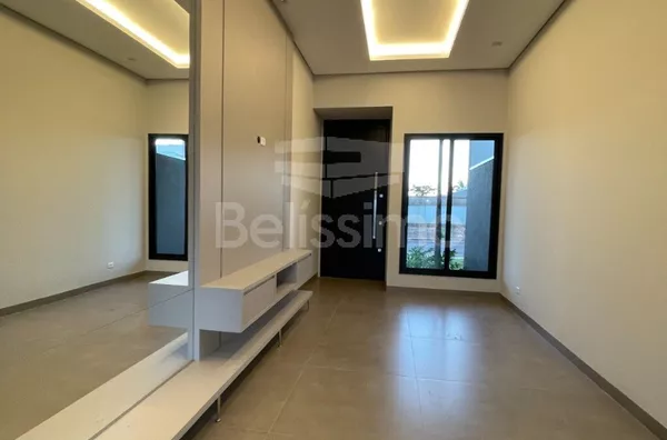 Linda Casa no condomínio costa Leste, Casa com 03(três) quartos, sendo 1 suíte, 01(uma) sala de TV, 01 (uma) cozinha, 01 (uma) área de serviço coberta  e 03 (três) banheiros e com garagem coberta para 2 carros.