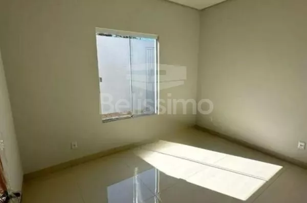 Casa localizada no bairro Paranpunga, com 02(Dois) quarto(s), 1(Uma) sala, 1 (Uma) cozinha, 1(Um) banheiro, 1(Uma) lavanderia e garagem para 1(Um) carro.