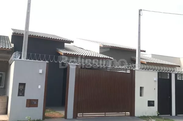Casa para venda 3 quarto(s) sendo 1 suíte, sala com pé direito de 4mts, cozinha , banheiro social, lavanderia coberta e garagem 1 carro.