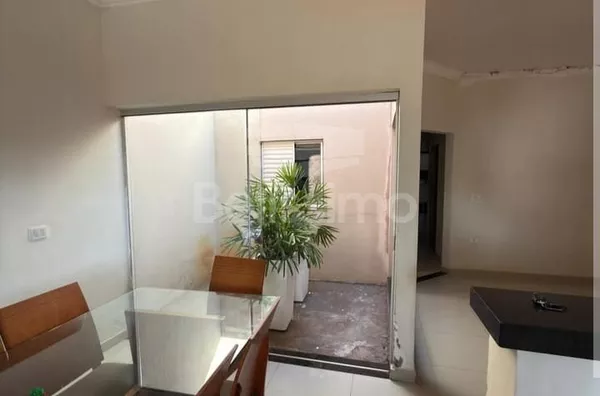 Linda casa bairro Jardim Alvorada, contendo 03 (Três) Quartos, 01 (Um) Banheiros, Cozinha com planejado, 01 (Uma) Sala de TV, churrasqueira, piscina, 01 (Uma) Lavanderia coberta e 01 (Uma) Garagem 