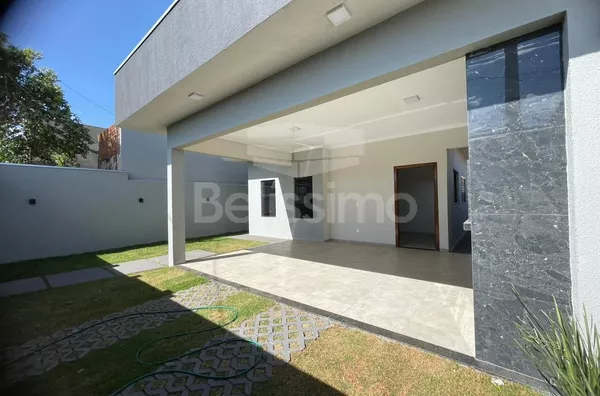 Casa com fino acabamento no Bairro Novo Europa, excelente localização 5 minutos da lagoa maior (cartão postal) da nossa cidade. Contendo 03(três) quartos, sendo uma suíte, 01(uma) sala, 01(uma) cozinha ampla, 02(dois) banheiros, lavanderia coberta,  Área 
