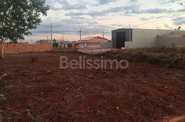 Terreno com excelente localização, 12 minutos do centro.  Medindo 375m²