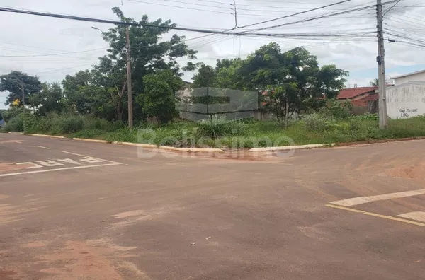 3 Terrenos com excelente localização, 12 minutos do centro, próximo ao Hospital Regional, próximo á CEI das Ácacias, escola, posto de saúde, padaria, supermercado.  Cada terreno medindo 225m², uma área de 675m².