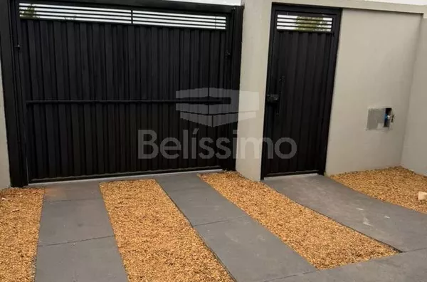 Casa no bairro Bosque das Araras, com 02(Dois) quarto(s), sendo uma suite, 1(Uma) sala, 1 (Uma) cozinha, 2(Dois) banheiros, e garagem para 2(dois) carros