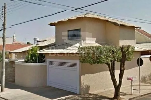 Sobrado na Melhor Localização de Andradina, casa em local privilegiado!  