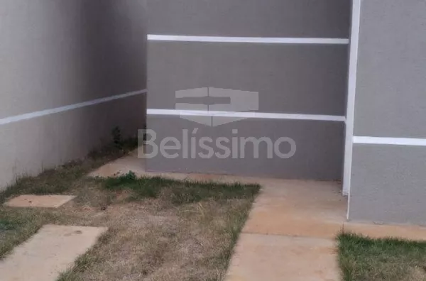 Linda casa no bairro Eco Ville 4, casa bem localizada. Casa contendo, 2 (Dois) Quartos, 1 (Um) Banheiro, Sala de TV, Cozinha, Lavanderia coberta e garagem para um carro.