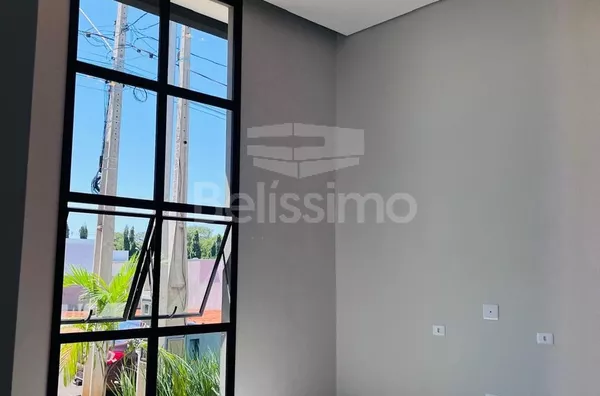 Casa excelente localizada no Condomínio Costa Leste. Casa com 03 (Três) quartos, sendo 01 (um) suíte, 02 (dois) banheiros, 01(um) lavabo, 01 (uma) sala com pé direito alto, 01 (uma) cozinha com balcão, 01 (um) hall, 01 (uma) lavanderia e com garagem para - Foto 5