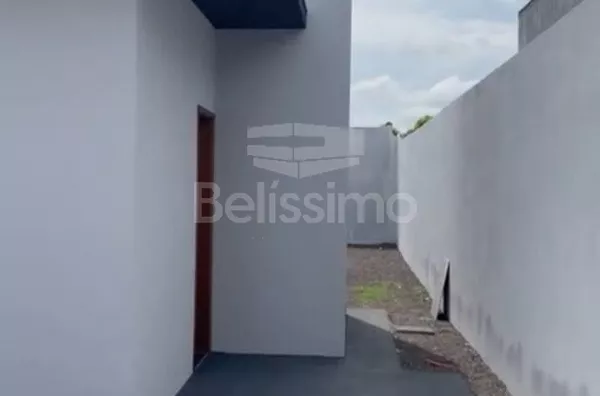 Casa localizada em Três Lagoas M/S, no bairro Setsul, Com acabamento de qualidade, contendo os seguintes cômodos: 02(dois) quartos, 01 banheiro, 01 (uma) cozinha, 01 uma) sala TV, 1(uma) lavanderia coberta, garagem para 2 carros.