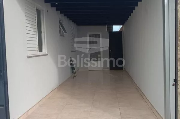 Linda casa no condomínio Eco Ville II. Casa contendo: 02 (Dois) quarto(s), sala, cozinha , 01 (Um) banheiro, lavanderia coberta e garagem coberta p/ 2 carros.