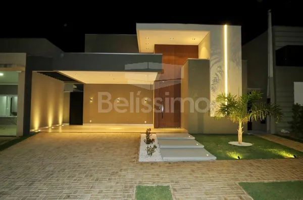 Linda Casa no condomínio Terras do Jupiá, Casa com 03(três) quartos , sendo 01(uma)suíte master com closet , 01(uma) suíte, 01(um) quarto, 01(uma) sala com pé direito alto, 01 (uma) cozinha com balcão em formato de ilha e planejados, 01 (uma) área de serv