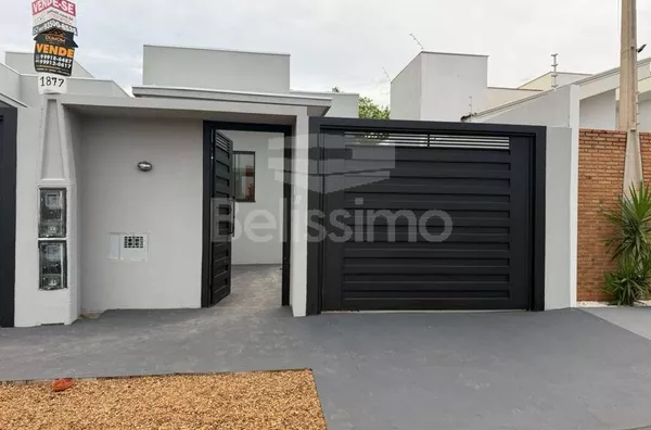 Casa no bairro Bosque das Araras, com 02(Dois) quarto(s), sendo uma suite, 1(Uma) sala, 1 (Uma) cozinha, 2(Dois) banheiros, e garagem para 2(dois) carros