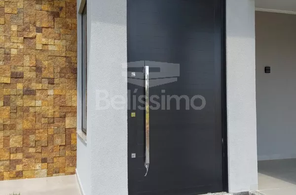 Imóvel de alto padrão em condomínio fechado costa leste, área de laser, clube de festa, quadra poliesportiva segurança 24h. 