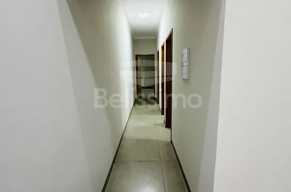 Ótima oportunidade no bairro Bela Vista da Lagoa. Casa de 3 quartos, sendo 1 suíte, 01(uma) sala, 01 (uma) cozinha, 01 (uma) área de serviço coberta e 02 (dois) banheiros e garagem para 2 carros.