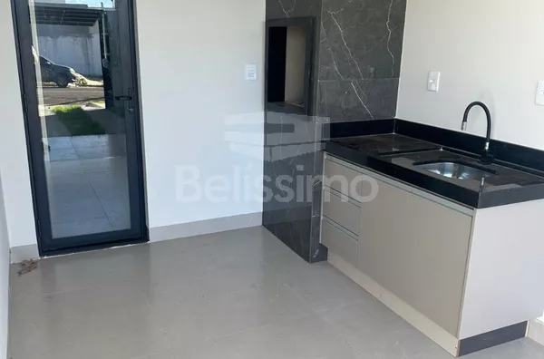 Casa para venda, 3 quarto(s),  sendo 1 suíte, sala, cozinha lavanderia coberta e garagem para 2 carros.