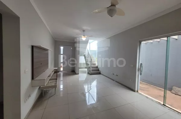 Belíssima casa de alto padrão no Bairro Nova Três Lagoas com suíte e closet