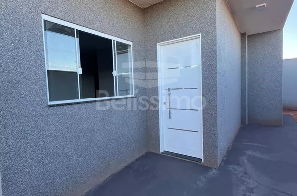 Casa com excelente localização no Bela Vista da Lagoa. Casa Contendo: 03 (Três) Quartos, sendo 01 (Uma) Suíte, 01 (Uma) Sala amplo, 01 (Uma) Cozinha, 2 (dois) Banheiros, 01 (Uma) Área de serviço coberta, Garagem para 02 carros