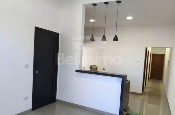 Casa com excelente localização no Vila Nova. Casa Contendo:  03 (Dois) Quartos, sendo 01 (Uma) Suíte, 01 (Uma) Sala com pé direito alto, 01 (Uma) Cozinha, 02 (Dois) Banheiros, 01 (Uma) Área de serviço coberta, Garagem para 3 carros.