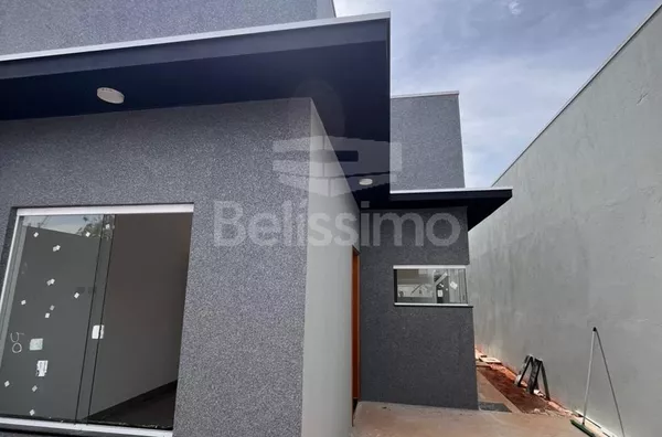 Casa para venda 3 quarto(s), sendo 1 suíte, sala, cozinha, banheiro social, lavanderia coberta e espaço na frente e fundo.