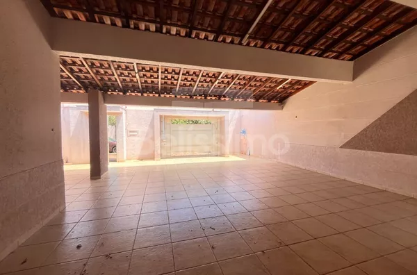 Casa com excelente localização 10 minutos do centro.