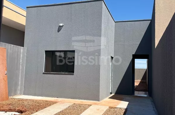 Casa com excelente localização 10 minutos do centro. Casa com 02 (dois) quartos, sendo 01 (um) suíte, 02 (dois) banheiros, 01 (uma) sala de estar, 01 (uma) cozinha, 01 (uma) lavanderia, com garagem para 2 carro e espaço para ampliação. - Foto 1