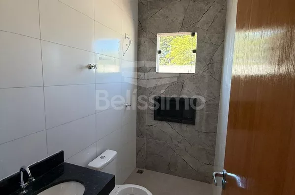 Casa no bairro Bosque das Araras, com 02(Dois) quarto(s), 1(Uma) sala, 1 (Uma) cozinha, 1(Um) banheiro, 1(Uma) lavanderia e garagem para 2(dois) carros.