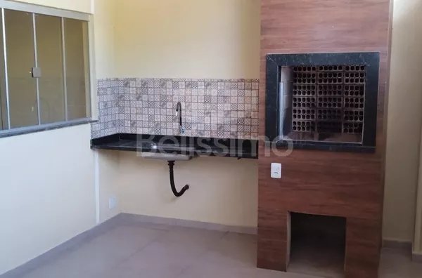 Casa bem localizada, no Jardim Planalto. Casa contendo 03 (três) quartos, sendo 01 suíte, 02 (dois) banheiros, sala, cozinha, lavanderia, área gourmet e garagem.