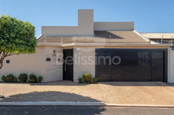 Casa com excelente localização no Jardim Dos Ipês I.  Moveis planejado em todo o imóvel, toda mobilhada (Eletros domésticos não estão incluso), ar-condicionado em todos os cômodos.