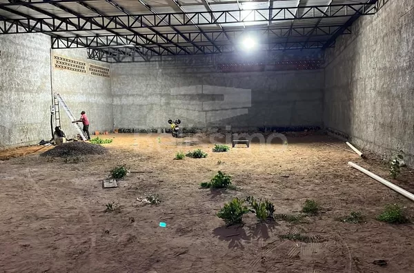 Barracão comercial com excelente localização.  Barracão com ótima localização no bairro Montanini. 