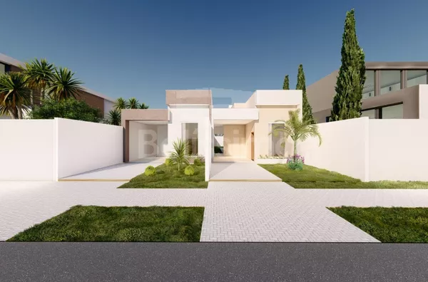 Casa com excelente localização no Bela vista da Lagoa. Casa Contendo: 03 (Três) Quartos, sendo 01 (Uma) Suíte, 01 (Uma) Sala com pé direito amplo, 01 (Uma) Cozinha, 02 (Dois) Banheiros, 01 (Uma) Área de serviço coberta, Garagem para 02 carros