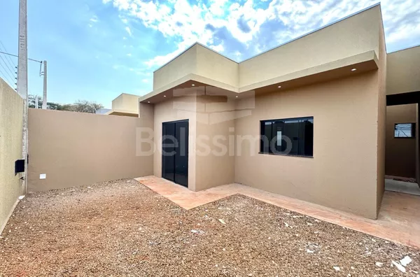 Casa no bairro Carandá com 02(Dois) quarto(s), 1(Uma) sala, 1 (Uma) cozinha funcional, 1(Um) banheiro e garagem para até 3 carros. - Foto 1