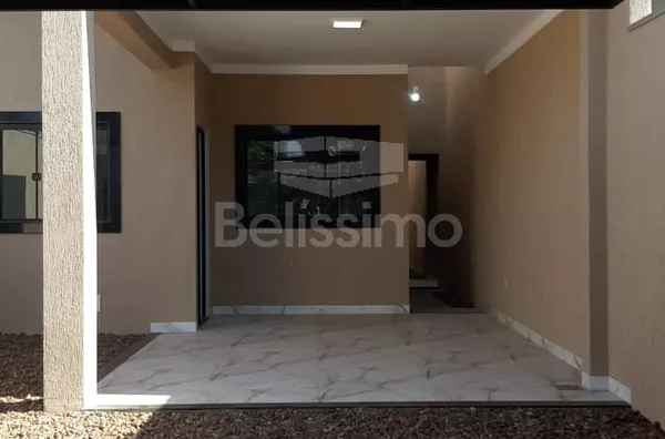 Casa com excelente localizada no Parque São Carlos Casa de 3 quartos, sendo 1 suíte, 01(uma) sala de TV, 01 (uma) cozinha, 01 (uma) área de serviço coberta, 02 (dois) banheiros com box e garagem para 2 carros.