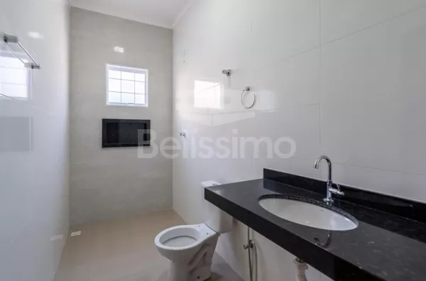 Casa para venda 2 quarto(s), sendo 1 suíte, sala, linda cozinha planejada, banheiro social, lavanderia coberta.