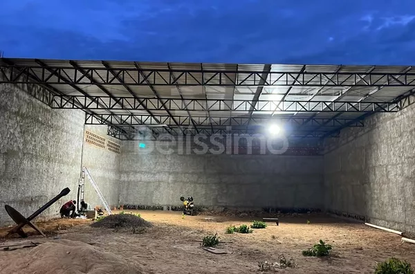 Barracão comercial com excelente localização.  Barracão com ótima localização no bairro Montanini. 