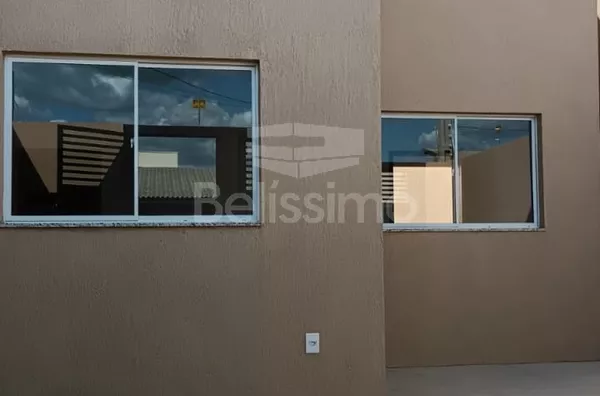 Casa para venda 3 quarto(s) sendo 1 suíte, sala com pé direito de 4mts, cozinha , banheiro social, lavanderia coberta e garagem 1 carro.