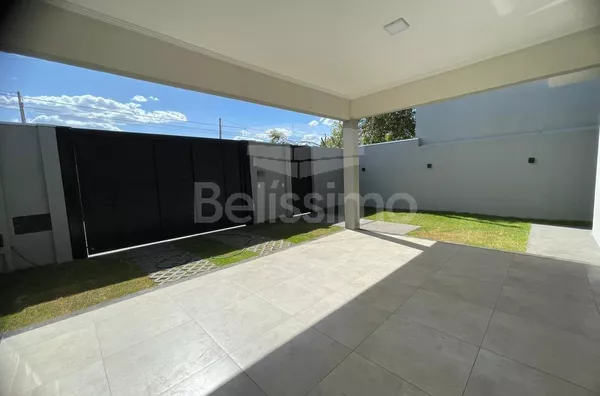 Casa com fino acabamento no Bairro Novo Europa, excelente localização 5 minutos da lagoa maior (cartão postal) da nossa cidade. Contendo 03(três) quartos, sendo uma suíte, 01(uma) sala, 01(uma) cozinha ampla, 02(dois) banheiros, lavanderia coberta,  Área 